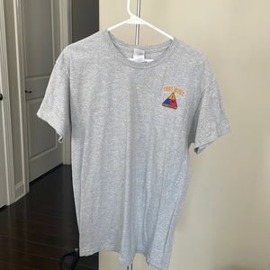 Gildan brand ss t shirt from Fort Bliss in TX. Size: LG